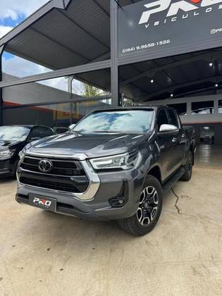 TOYOTA HILUX 2.8 D-4D TURBO DIESEL CD SRX 4X4 AUTOMÁTICO